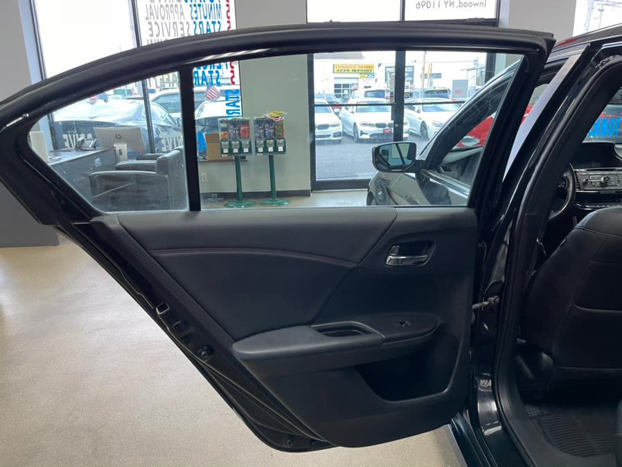 2017 Honda Accord Sedan Sport SE CVT, available for sale in Inwood, New York | 5 Towns Drive. Inwood, New York 2017 Honda Accord Sedan Sport SE CVT, available for sale in Inwood, New York | 5 Towns Drive. Inwood, New York