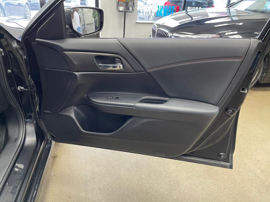 2017 Honda Accord Sedan Sport SE CVT, available for sale in Inwood, New York | 5 Towns Drive. Inwood, New York 2017 Honda Accord Sedan Sport SE CVT, available for sale in Inwood, New York | 5 Towns Drive. Inwood, New York