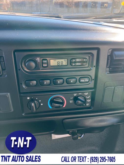 2005 Ford Super Duty F-750 Straight Frame Reg Cab XL, available for sale in Bronx, New York | TNT Auto Sales USA inc. Bronx, New York 2005 Ford Super Duty F-750 Straight Frame Reg Cab XL, available for sale in Bronx, New York | TNT Auto Sales USA inc. Bronx, New York