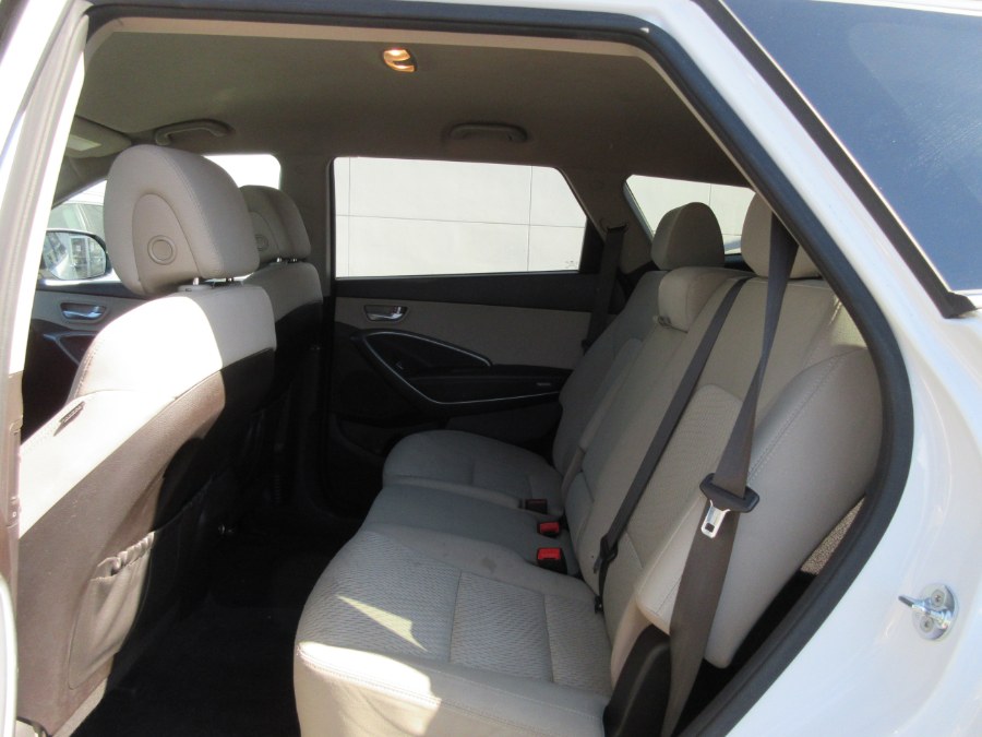 Used Hyundai Santa Fe SE 3.3L Auto AWD 2018 | Route 27 Auto Mall. Linden, New Jersey Used Hyundai Santa Fe SE 3.3L Auto AWD 2018 | Route 27 Auto Mall. Linden, New Jersey