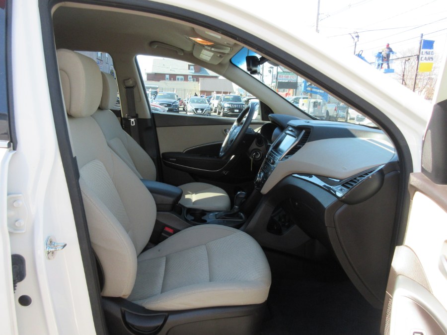 Used Hyundai Santa Fe SE 3.3L Auto AWD 2018 | Route 27 Auto Mall. Linden, New Jersey Used Hyundai Santa Fe SE 3.3L Auto AWD 2018 | Route 27 Auto Mall. Linden, New Jersey