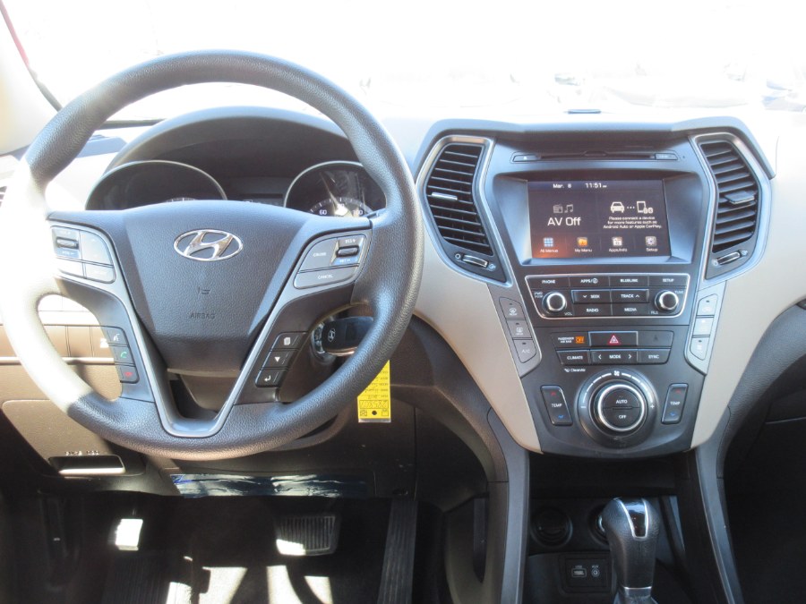 Used Hyundai Santa Fe SE 3.3L Auto AWD 2018 | Route 27 Auto Mall. Linden, New Jersey Used Hyundai Santa Fe SE 3.3L Auto AWD 2018 | Route 27 Auto Mall. Linden, New Jersey