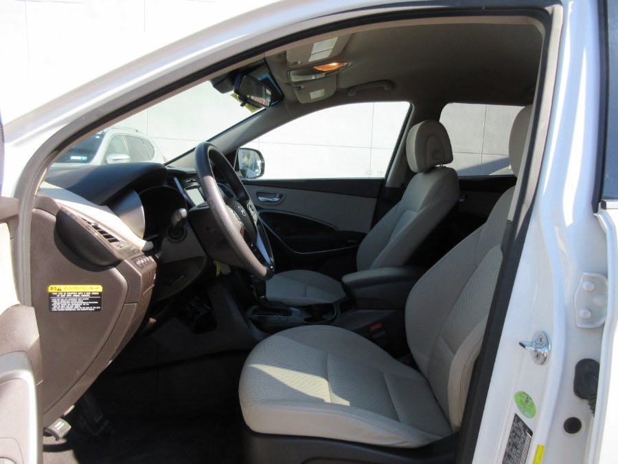 Used Hyundai Santa Fe SE 3.3L Auto AWD 2018 | Route 27 Auto Mall. Linden, New Jersey Used Hyundai Santa Fe SE 3.3L Auto AWD 2018 | Route 27 Auto Mall. Linden, New Jersey
