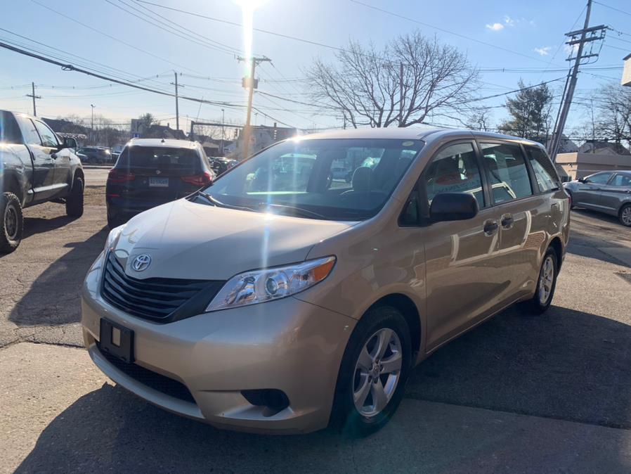 Used Toyota Sienna 5dr 7-Pass Van V6 L FWD 2014 | Safe Used Auto Sales LLC. Danbury, Connecticut