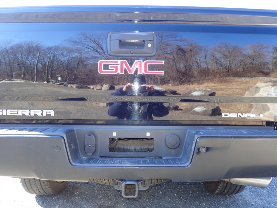 Used GMC Sierra 1500 4WD Crew Cab 143.5" Denali 2016 | Eagleville Motors. Storrs, Connecticut Used GMC Sierra 1500 4WD Crew Cab 143.5" Denali 2016 | Eagleville Motors. Storrs, Connecticut