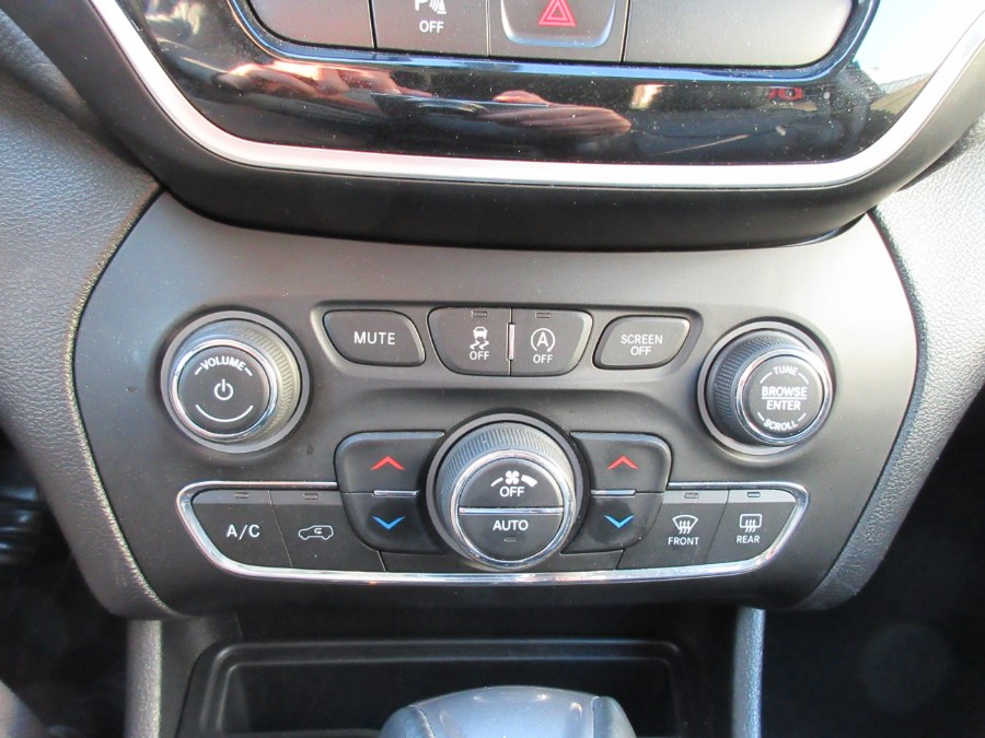 2019 Jeep Cherokee Limited FWD, available for sale in Linden, New Jersey | Route 27 Auto Mall. Linden, New Jersey 2019 Jeep Cherokee Limited FWD, available for sale in Linden, New Jersey | Route 27 Auto Mall. Linden, New Jersey
