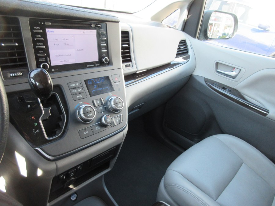 2019 Toyota Sienna XLE FWD 8-Passenger (Natl), available for sale in Linden, New Jersey | Route 27 Auto Mall. Linden, New Jersey 2019 Toyota Sienna XLE FWD 8-Passenger (Natl), available for sale in Linden, New Jersey | Route 27 Auto Mall. Linden, New Jersey