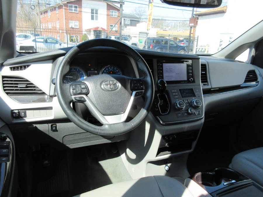 2019 Toyota Sienna XLE FWD 8-Passenger (Natl), available for sale in Linden, New Jersey | Route 27 Auto Mall. Linden, New Jersey 2019 Toyota Sienna XLE FWD 8-Passenger (Natl), available for sale in Linden, New Jersey | Route 27 Auto Mall. Linden, New Jersey