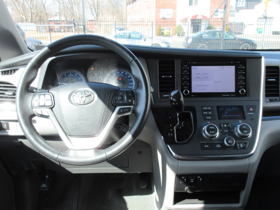 2019 Toyota Sienna XLE FWD 8-Passenger (Natl), available for sale in Linden, New Jersey | Route 27 Auto Mall. Linden, New Jersey 2019 Toyota Sienna XLE FWD 8-Passenger (Natl), available for sale in Linden, New Jersey | Route 27 Auto Mall. Linden, New Jersey