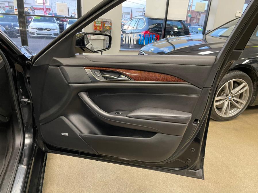 Used Cadillac CTS Sedan 4dr Sdn 2.0L Turbo Luxury AWD 2014 | 5 Towns Drive. Inwood, New York Used Cadillac CTS Sedan 4dr Sdn 2.0L Turbo Luxury AWD 2014 | 5 Towns Drive. Inwood, New York