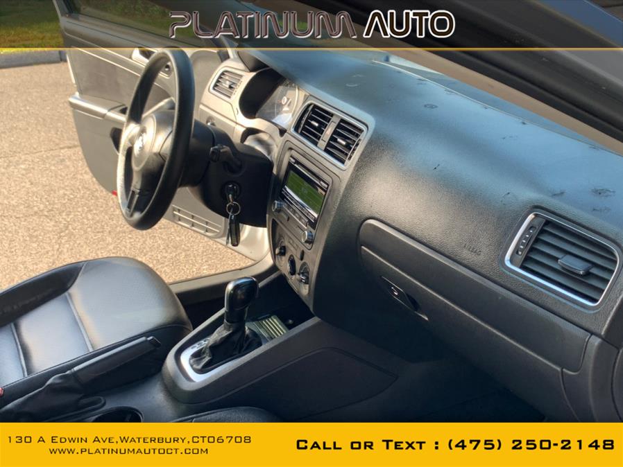 2014 Volkswagen Jetta Sedan 4dr Auto SE PZEV, available for sale in Waterbury, Connecticut | Platinum Auto Care. Waterbury, Connecticut 2014 Volkswagen Jetta Sedan 4dr Auto SE PZEV, available for sale in Waterbury, Connecticut | Platinum Auto Care. Waterbury, Connecticut