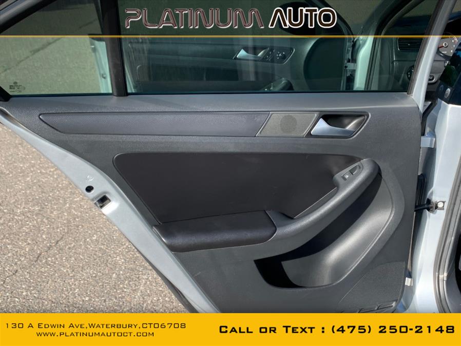 2014 Volkswagen Jetta Sedan 4dr Auto SE PZEV, available for sale in Waterbury, Connecticut | Platinum Auto Care. Waterbury, Connecticut 2014 Volkswagen Jetta Sedan 4dr Auto SE PZEV, available for sale in Waterbury, Connecticut | Platinum Auto Care. Waterbury, Connecticut
