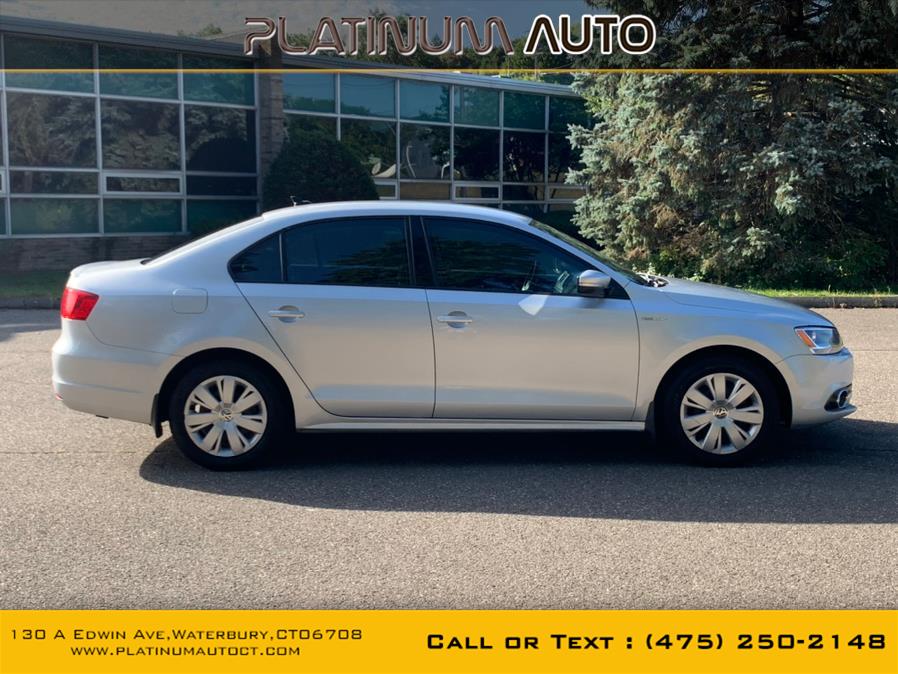 2014 Volkswagen Jetta Sedan 4dr Auto SE PZEV, available for sale in Waterbury, Connecticut | Platinum Auto Care. Waterbury, Connecticut 2014 Volkswagen Jetta Sedan 4dr Auto SE PZEV, available for sale in Waterbury, Connecticut | Platinum Auto Care. Waterbury, Connecticut