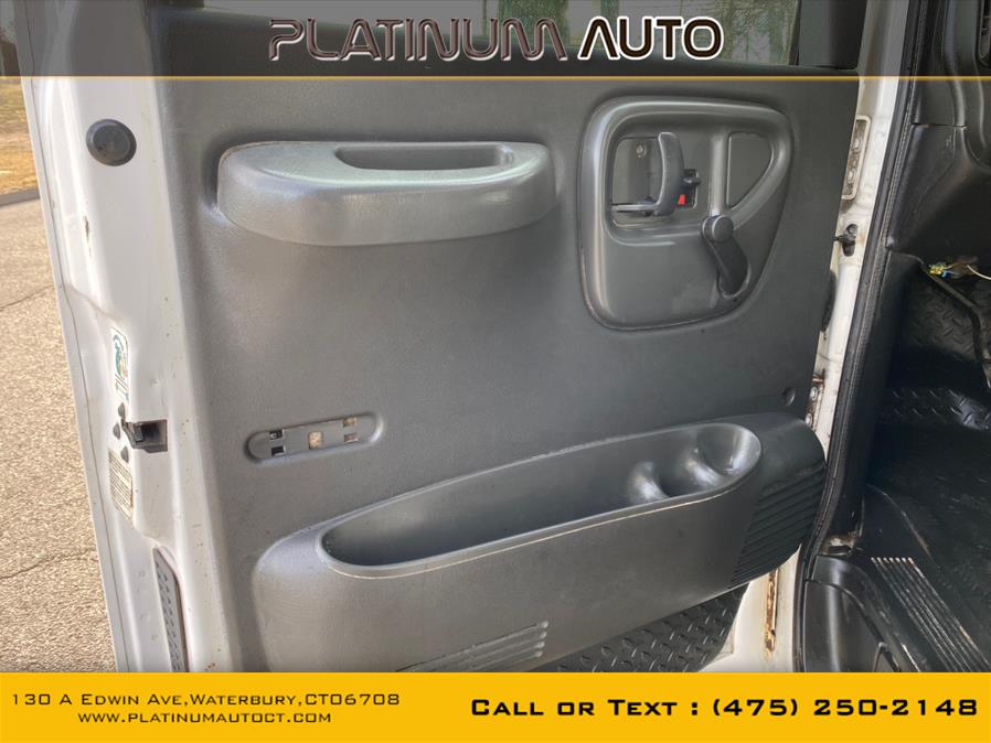2004 GMC TC4500 Regular Cab, available for sale in Waterbury, Connecticut | Platinum Auto Care. Waterbury, Connecticut 2004 GMC TC4500 Regular Cab, available for sale in Waterbury, Connecticut | Platinum Auto Care. Waterbury, Connecticut