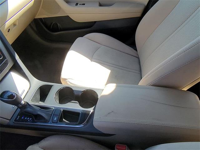 Used Hyundai Sonata SE 2017 | Prestige Auto Cars LLC. New Britain, Connecticut Used Hyundai Sonata SE 2017 | Prestige Auto Cars LLC. New Britain, Connecticut