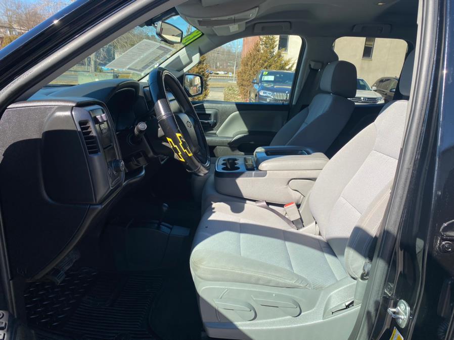 Used Chevrolet Silverado 1500 4WD Double Cab 143.5" Custom 2018 | Tru Auto Mall. Berlin, Connecticut Used Chevrolet Silverado 1500 4WD Double Cab 143.5" Custom 2018 | Tru Auto Mall. Berlin, Connecticut