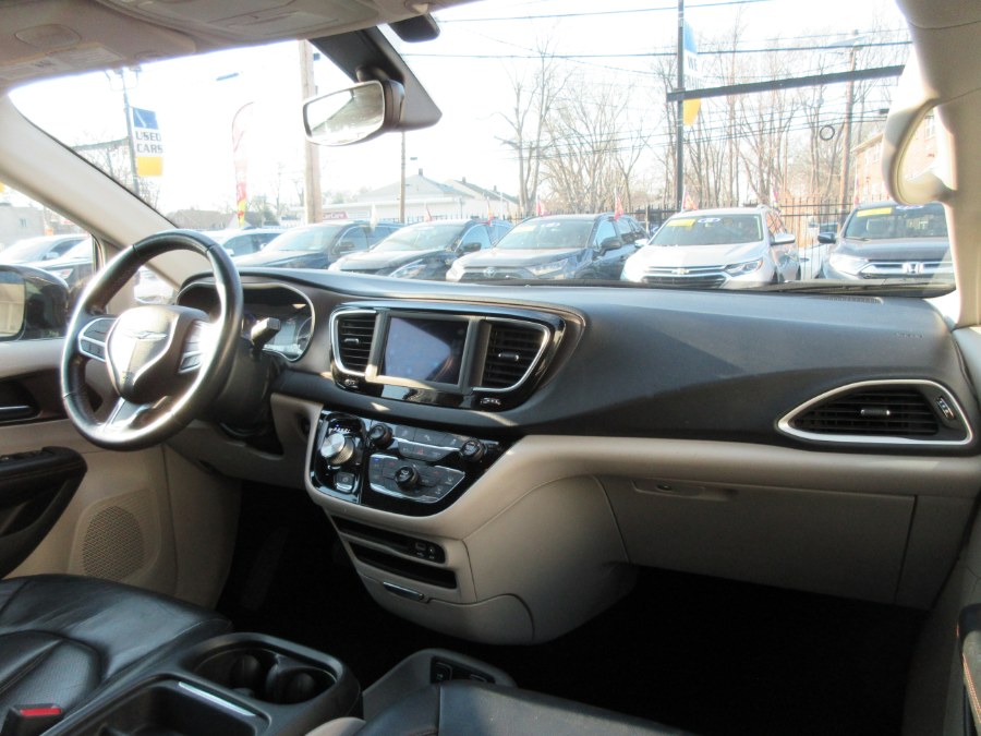 2019 Chrysler Pacifica Touring L FWD, available for sale in Linden, New Jersey | Route 27 Auto Mall. Linden, New Jersey 2019 Chrysler Pacifica Touring L FWD, available for sale in Linden, New Jersey | Route 27 Auto Mall. Linden, New Jersey