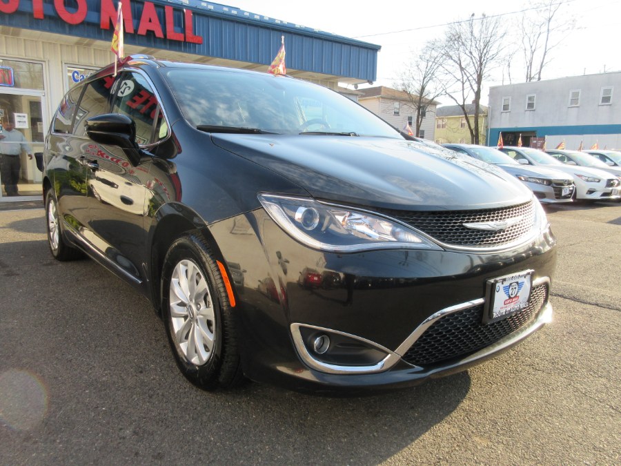 2019 Chrysler Pacifica Touring L FWD, available for sale in Linden, New Jersey | Route 27 Auto Mall. Linden, New Jersey 2019 Chrysler Pacifica Touring L FWD, available for sale in Linden, New Jersey | Route 27 Auto Mall. Linden, New Jersey