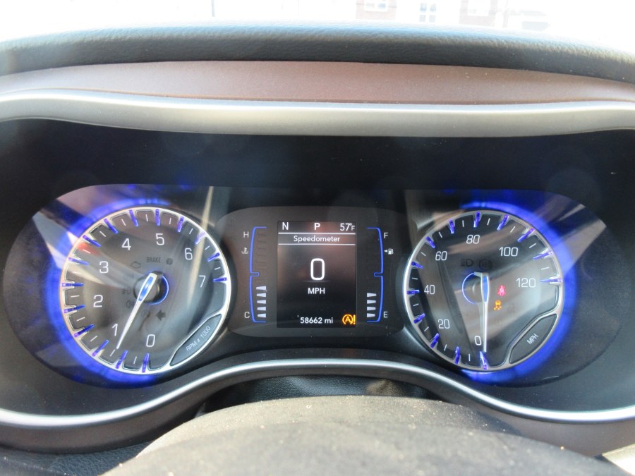 2019 Chrysler Pacifica Touring L FWD, available for sale in Linden, New Jersey | Route 27 Auto Mall. Linden, New Jersey 2019 Chrysler Pacifica Touring L FWD, available for sale in Linden, New Jersey | Route 27 Auto Mall. Linden, New Jersey