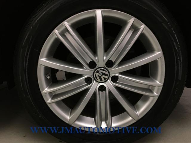 2010 Volkswagen Tiguan AWD 4dr SEL, available for sale in Naugatuck, Connecticut | J&M Automotive Sls&Svc LLC. Naugatuck, Connecticut 2010 Volkswagen Tiguan AWD 4dr SEL, available for sale in Naugatuck, Connecticut | J&M Automotive Sls&Svc LLC. Naugatuck, Connecticut