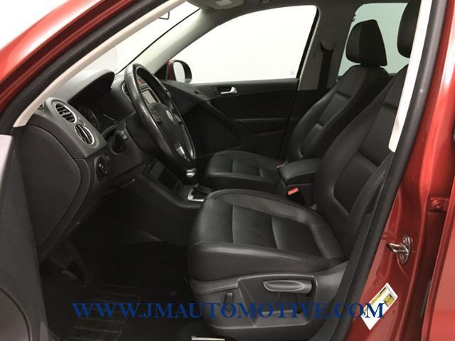 2010 Volkswagen Tiguan AWD 4dr SEL, available for sale in Naugatuck, Connecticut | J&M Automotive Sls&Svc LLC. Naugatuck, Connecticut 2010 Volkswagen Tiguan AWD 4dr SEL, available for sale in Naugatuck, Connecticut | J&M Automotive Sls&Svc LLC. Naugatuck, Connecticut