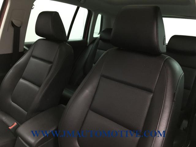 2010 Volkswagen Tiguan AWD 4dr SEL, available for sale in Naugatuck, Connecticut | J&M Automotive Sls&Svc LLC. Naugatuck, Connecticut 2010 Volkswagen Tiguan AWD 4dr SEL, available for sale in Naugatuck, Connecticut | J&M Automotive Sls&Svc LLC. Naugatuck, Connecticut