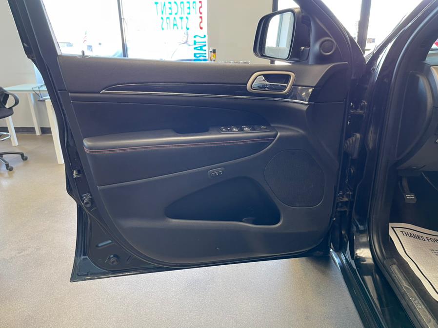 Used Jeep Grand Cherokee 1941 Edition Limited 4x4 2017 | 5 Towns Drive. Inwood, New York Used Jeep Grand Cherokee 1941 Edition Limited 4x4 2017 | 5 Towns Drive. Inwood, New York