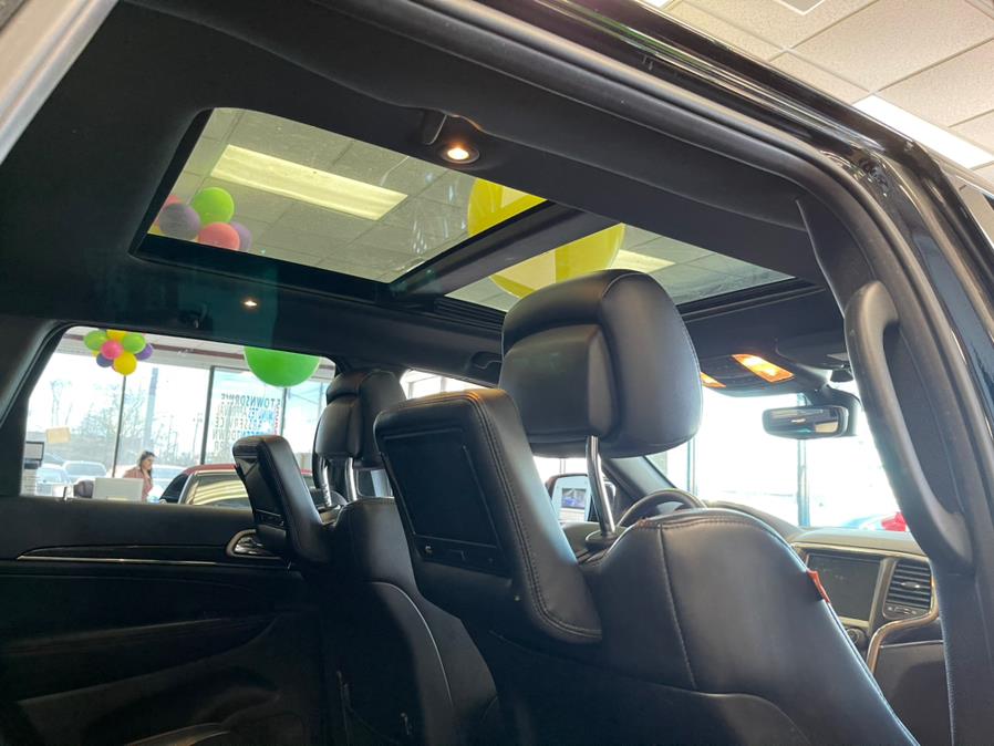 Used Jeep Grand Cherokee 1941 Edition Limited 4x4 2017 | 5 Towns Drive. Inwood, New York Used Jeep Grand Cherokee 1941 Edition Limited 4x4 2017 | 5 Towns Drive. Inwood, New York