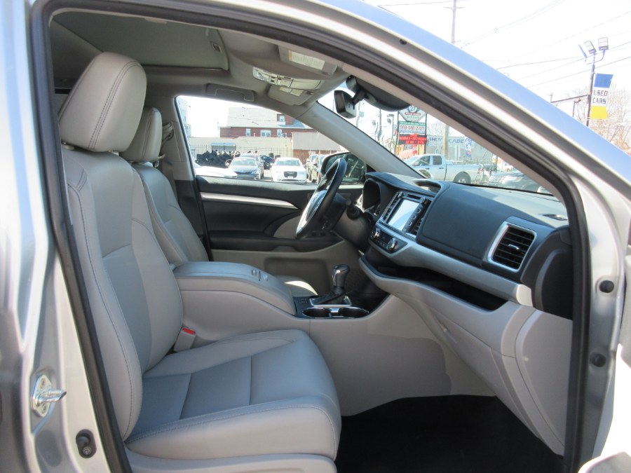 2018 Toyota Highlander XLE V6 AWD (Natl), available for sale in Linden, New Jersey | Route 27 Auto Mall. Linden, New Jersey 2018 Toyota Highlander XLE V6 AWD (Natl), available for sale in Linden, New Jersey | Route 27 Auto Mall. Linden, New Jersey