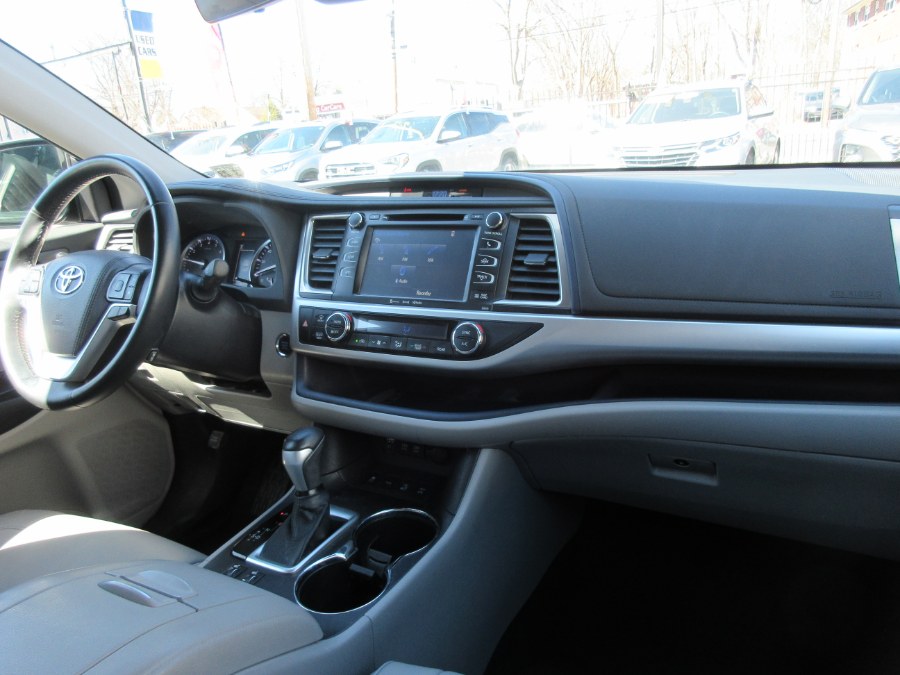 2018 Toyota Highlander XLE V6 AWD (Natl), available for sale in Linden, New Jersey | Route 27 Auto Mall. Linden, New Jersey 2018 Toyota Highlander XLE V6 AWD (Natl), available for sale in Linden, New Jersey | Route 27 Auto Mall. Linden, New Jersey