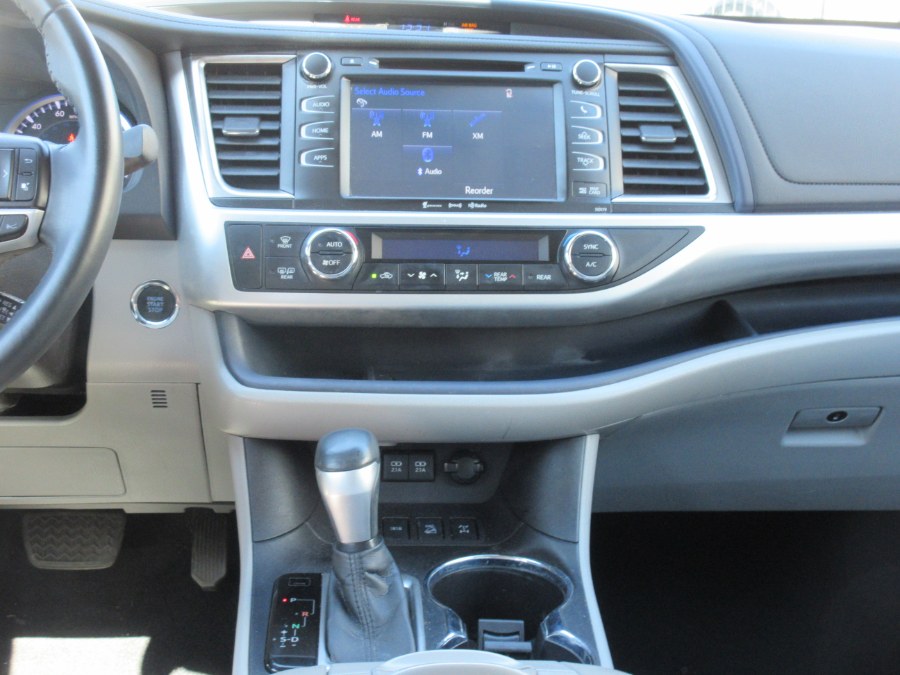 2018 Toyota Highlander XLE V6 AWD (Natl), available for sale in Linden, New Jersey | Route 27 Auto Mall. Linden, New Jersey 2018 Toyota Highlander XLE V6 AWD (Natl), available for sale in Linden, New Jersey | Route 27 Auto Mall. Linden, New Jersey