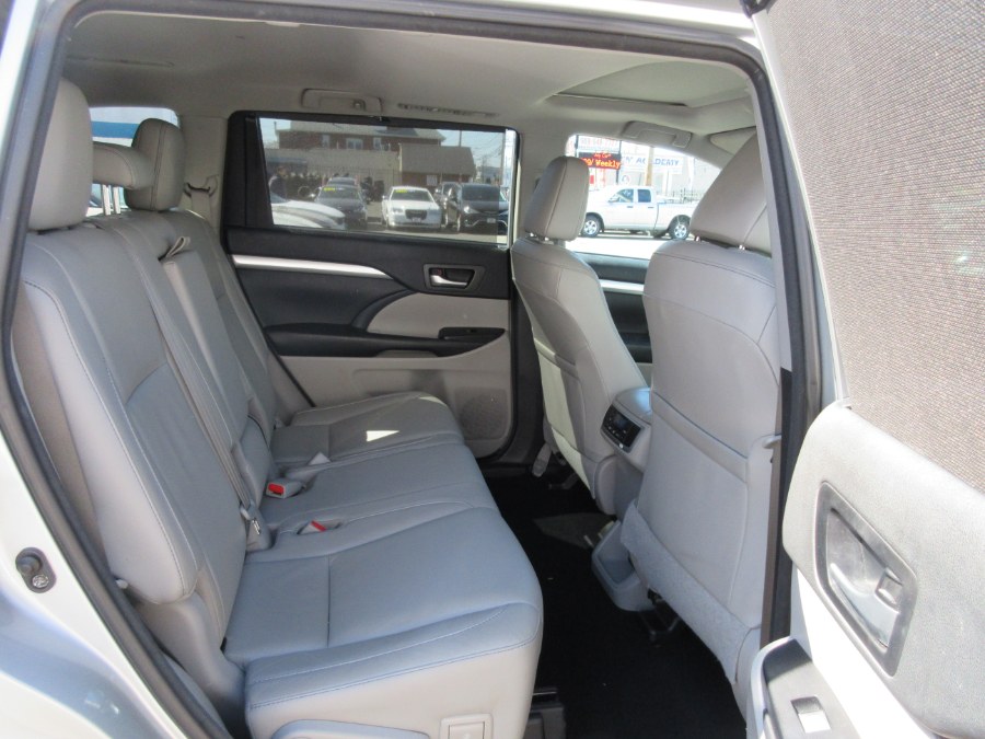 2018 Toyota Highlander XLE V6 AWD (Natl), available for sale in Linden, New Jersey | Route 27 Auto Mall. Linden, New Jersey 2018 Toyota Highlander XLE V6 AWD (Natl), available for sale in Linden, New Jersey | Route 27 Auto Mall. Linden, New Jersey