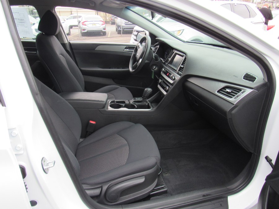 Used Hyundai Sonata SE 2.4L SULEV 2018 | NJ Used Cars Center. Irvington, New Jersey Used Hyundai Sonata SE 2.4L SULEV 2018 | NJ Used Cars Center. Irvington, New Jersey
