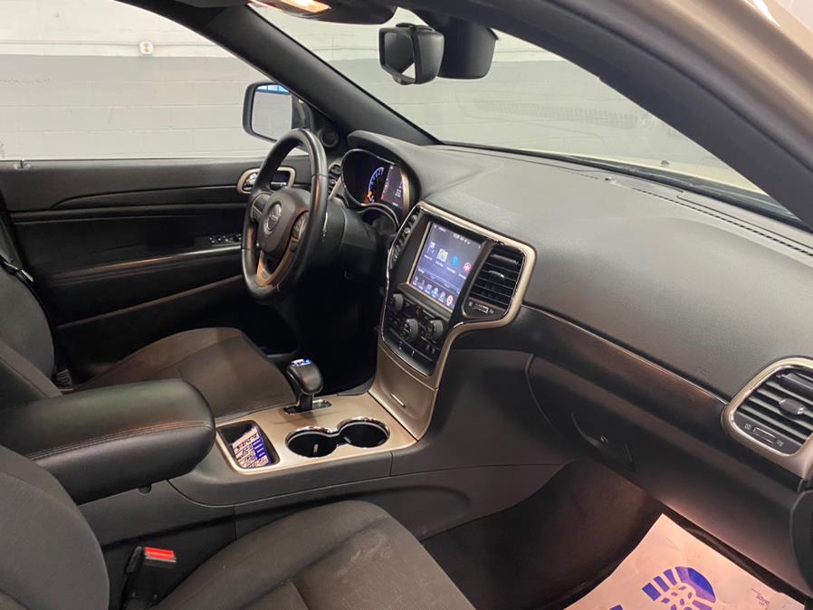 2014 Jeep Grand Cherokee 4WD 4dr Laredo, available for sale in Bridgeport, Connecticut | CT Auto. Bridgeport, Connecticut 2014 Jeep Grand Cherokee 4WD 4dr Laredo, available for sale in Bridgeport, Connecticut | CT Auto. Bridgeport, Connecticut