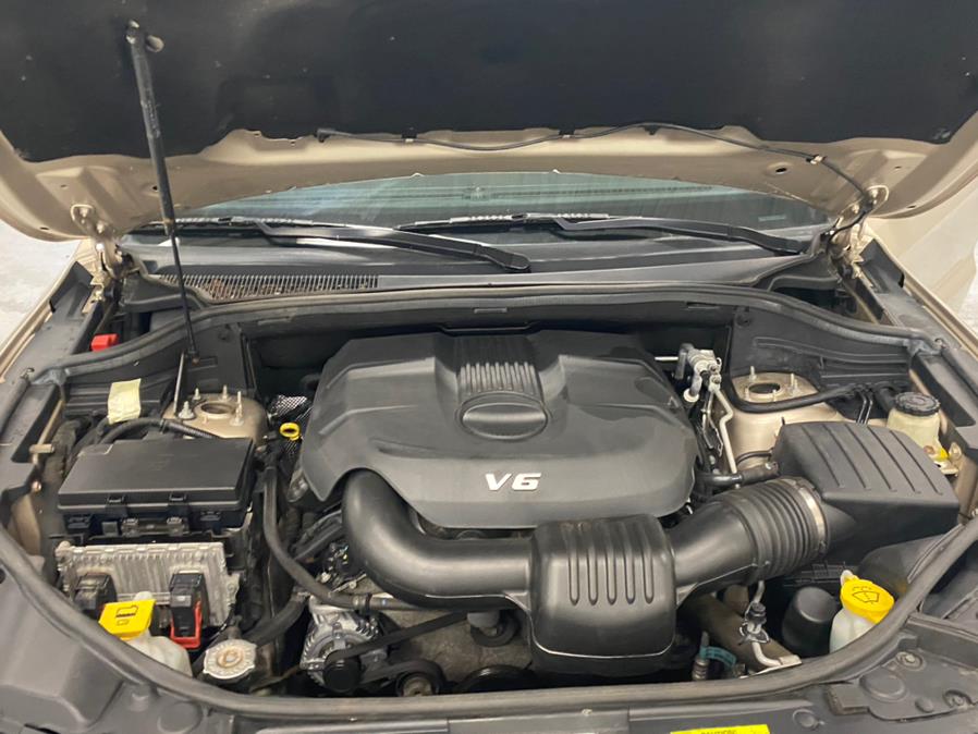 2014 Jeep Grand Cherokee 4WD 4dr Laredo, available for sale in Bridgeport, Connecticut | CT Auto. Bridgeport, Connecticut 2014 Jeep Grand Cherokee 4WD 4dr Laredo, available for sale in Bridgeport, Connecticut | CT Auto. Bridgeport, Connecticut