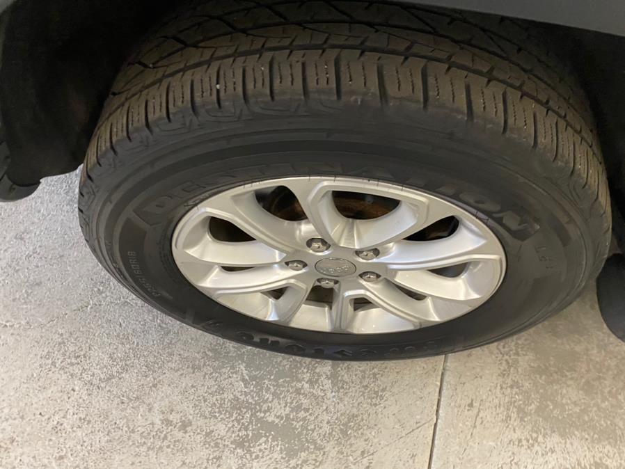 2014 Jeep Grand Cherokee 4WD 4dr Laredo, available for sale in Bridgeport, Connecticut | CT Auto. Bridgeport, Connecticut 2014 Jeep Grand Cherokee 4WD 4dr Laredo, available for sale in Bridgeport, Connecticut | CT Auto. Bridgeport, Connecticut
