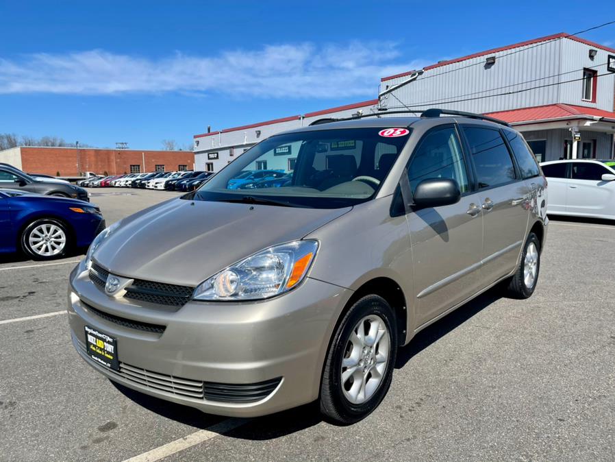 2005 Toyota Sienna 5dr LE AWD, available for sale in South Windsor, Connecticut | Mike And Tony Auto Sales, Inc. South Windsor, Connecticut