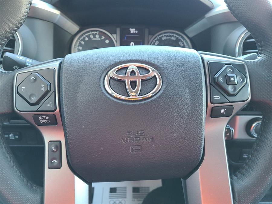 2017 Toyota Tacoma SR5 Double Cab V6 4x4, available for sale in Waterbury, Connecticut | National Auto Brokers, Inc.. Waterbury, Connecticut 2017 Toyota Tacoma SR5 Double Cab V6 4x4, available for sale in Waterbury, Connecticut | National Auto Brokers, Inc.. Waterbury, Connecticut