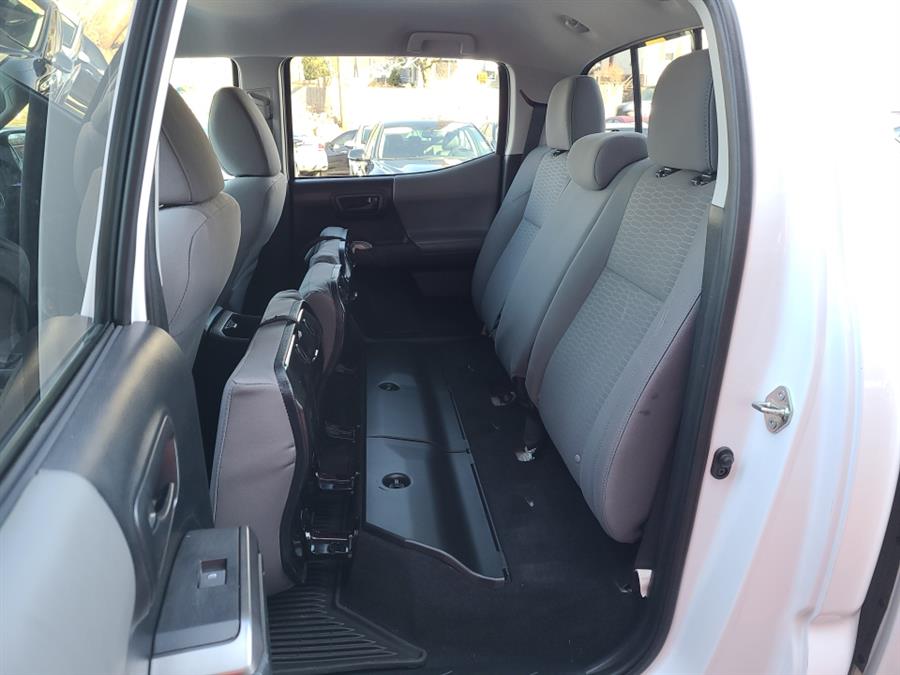 2017 Toyota Tacoma SR5 Double Cab V6 4x4, available for sale in Waterbury, Connecticut | National Auto Brokers, Inc.. Waterbury, Connecticut 2017 Toyota Tacoma SR5 Double Cab V6 4x4, available for sale in Waterbury, Connecticut | National Auto Brokers, Inc.. Waterbury, Connecticut