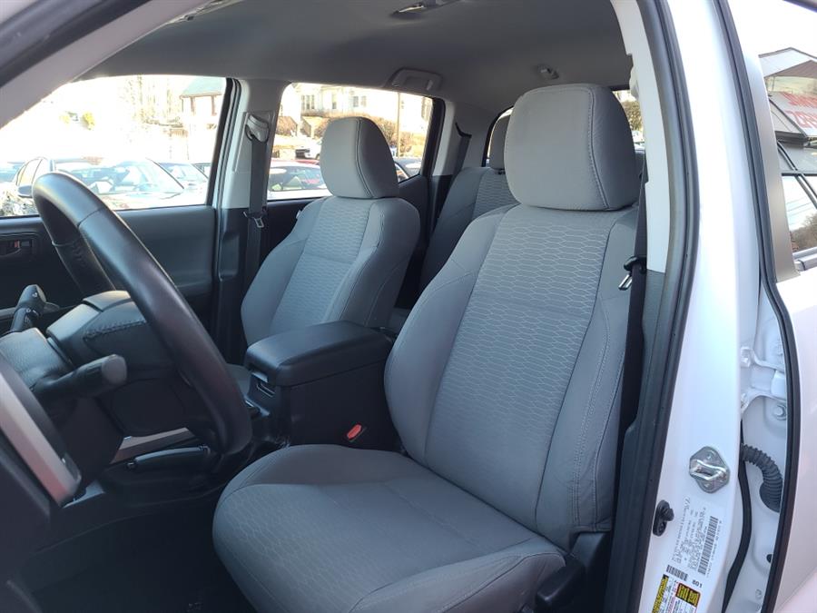 2017 Toyota Tacoma SR5 Double Cab V6 4x4, available for sale in Waterbury, Connecticut | National Auto Brokers, Inc.. Waterbury, Connecticut 2017 Toyota Tacoma SR5 Double Cab V6 4x4, available for sale in Waterbury, Connecticut | National Auto Brokers, Inc.. Waterbury, Connecticut