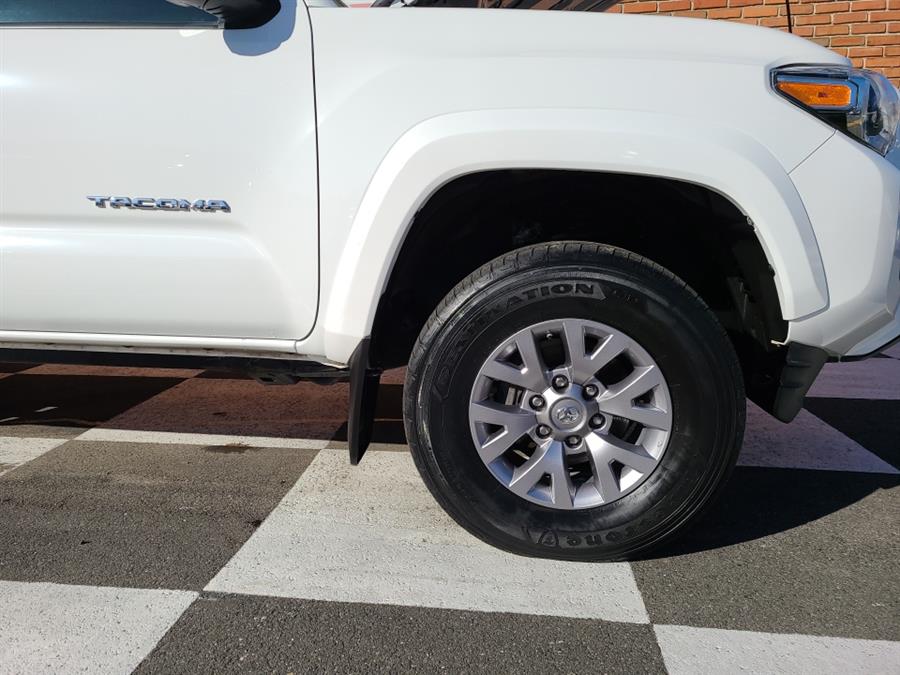 2017 Toyota Tacoma SR5 Double Cab V6 4x4, available for sale in Waterbury, Connecticut | National Auto Brokers, Inc.. Waterbury, Connecticut 2017 Toyota Tacoma SR5 Double Cab V6 4x4, available for sale in Waterbury, Connecticut | National Auto Brokers, Inc.. Waterbury, Connecticut