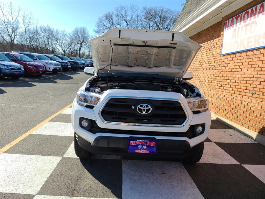 2017 Toyota Tacoma SR5 Double Cab V6 4x4, available for sale in Waterbury, Connecticut | National Auto Brokers, Inc.. Waterbury, Connecticut 2017 Toyota Tacoma SR5 Double Cab V6 4x4, available for sale in Waterbury, Connecticut | National Auto Brokers, Inc.. Waterbury, Connecticut