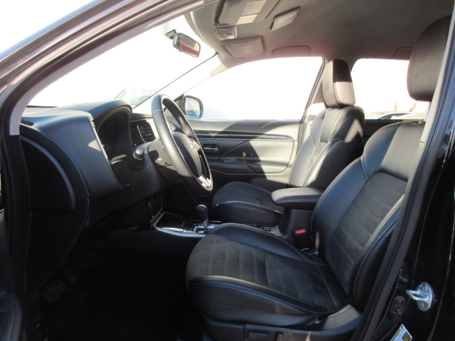 2019 Mitsubishi Outlander SE S-AWC, available for sale in Linden, New Jersey | Route 27 Auto Mall. Linden, New Jersey 2019 Mitsubishi Outlander SE S-AWC, available for sale in Linden, New Jersey | Route 27 Auto Mall. Linden, New Jersey