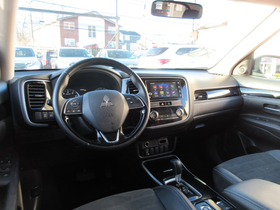 2019 Mitsubishi Outlander SE S-AWC, available for sale in Linden, New Jersey | Route 27 Auto Mall. Linden, New Jersey 2019 Mitsubishi Outlander SE S-AWC, available for sale in Linden, New Jersey | Route 27 Auto Mall. Linden, New Jersey