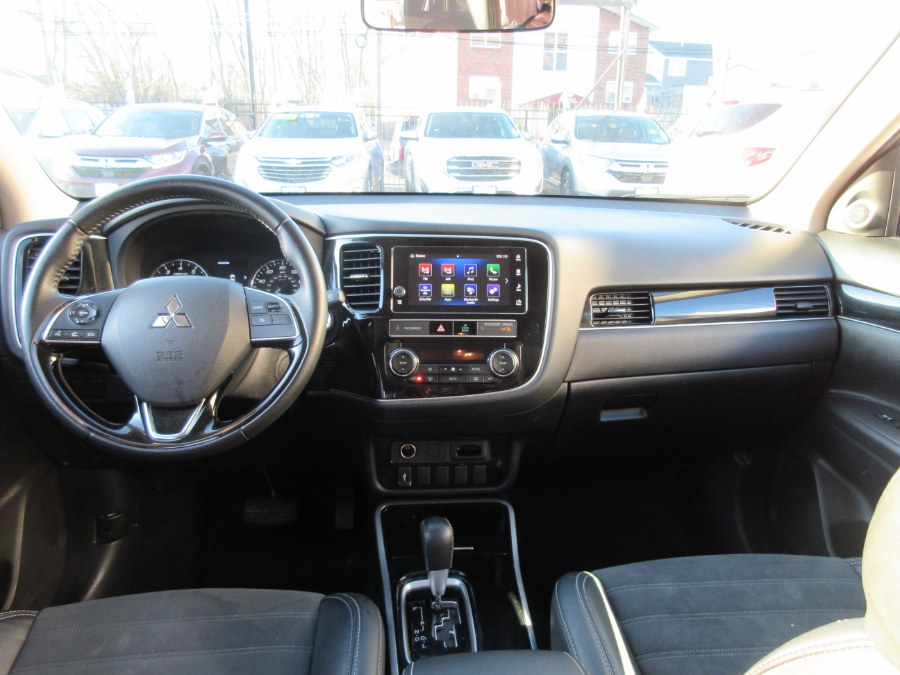 2019 Mitsubishi Outlander SE S-AWC, available for sale in Linden, New Jersey | Route 27 Auto Mall. Linden, New Jersey 2019 Mitsubishi Outlander SE S-AWC, available for sale in Linden, New Jersey | Route 27 Auto Mall. Linden, New Jersey