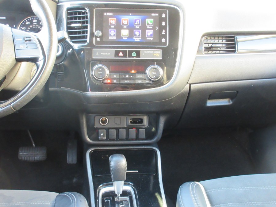 2019 Mitsubishi Outlander SE S-AWC, available for sale in Linden, New Jersey | Route 27 Auto Mall. Linden, New Jersey 2019 Mitsubishi Outlander SE S-AWC, available for sale in Linden, New Jersey | Route 27 Auto Mall. Linden, New Jersey