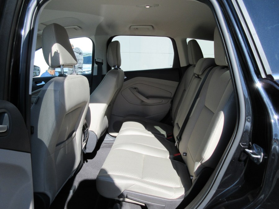 Used Ford Escape SE 4WD 2019 | Route 27 Auto Mall. Linden, New Jersey Used Ford Escape SE 4WD 2019 | Route 27 Auto Mall. Linden, New Jersey