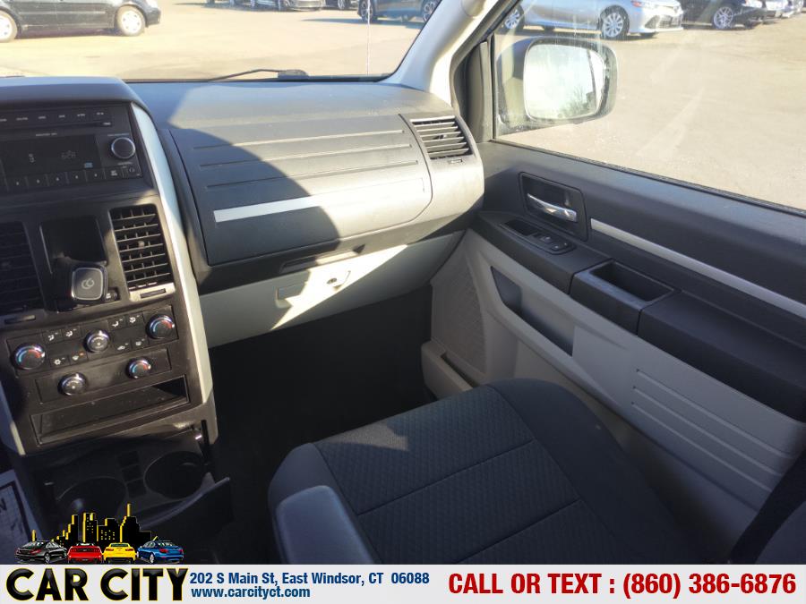 2010 Dodge Grand Caravan 4dr Wgn SE, available for sale in East Windsor, Connecticut | Car City LLC. East Windsor, Connecticut 2010 Dodge Grand Caravan 4dr Wgn SE, available for sale in East Windsor, Connecticut | Car City LLC. East Windsor, Connecticut