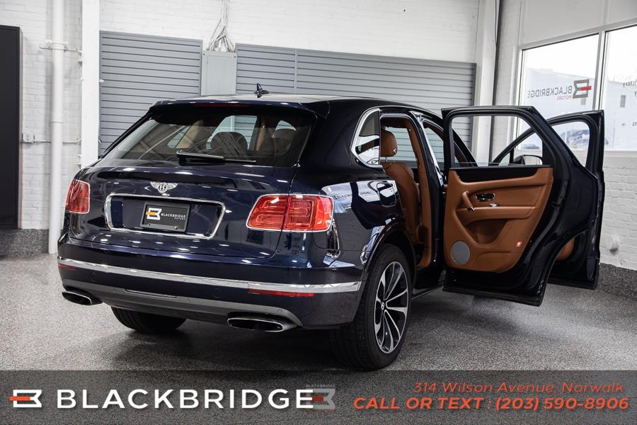 Used Bentley Bentayga Onyx Edition AWD 2018 | Black Bridge Motors, LLC. Norwalk, Connecticut Used Bentley Bentayga Onyx Edition AWD 2018 | Black Bridge Motors, LLC. Norwalk, Connecticut