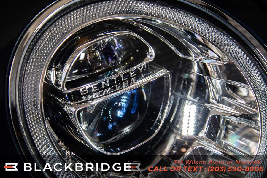 Used Bentley Bentayga Onyx Edition AWD 2018 | Black Bridge Motors, LLC. Norwalk, Connecticut Used Bentley Bentayga Onyx Edition AWD 2018 | Black Bridge Motors, LLC. Norwalk, Connecticut